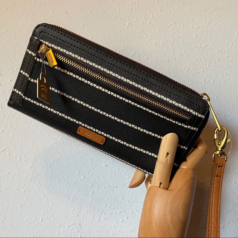 New! Fossil RFID Logan Clutch/Wristlet or Wallet - Picture 6 of 8